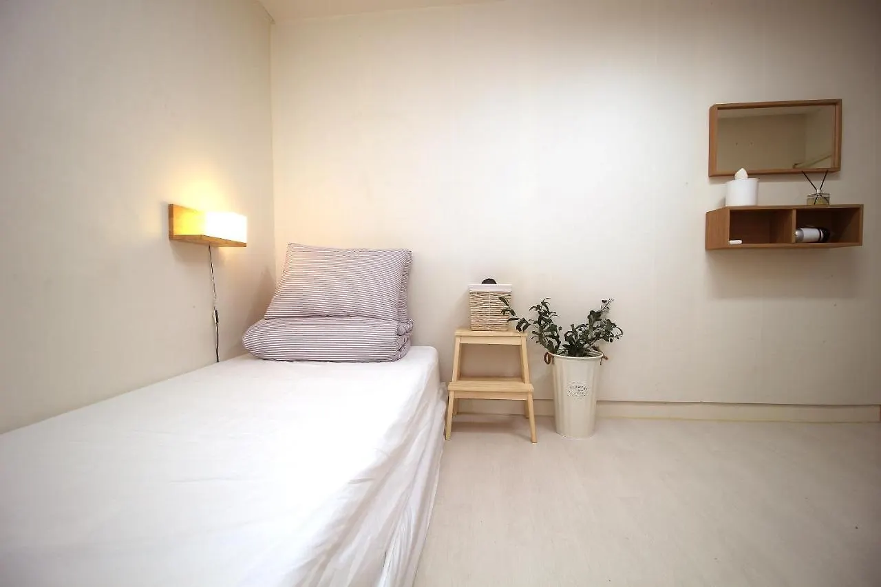 Yab-Guesthouse, Femaleonly, Foreignonly Seoul Guest house