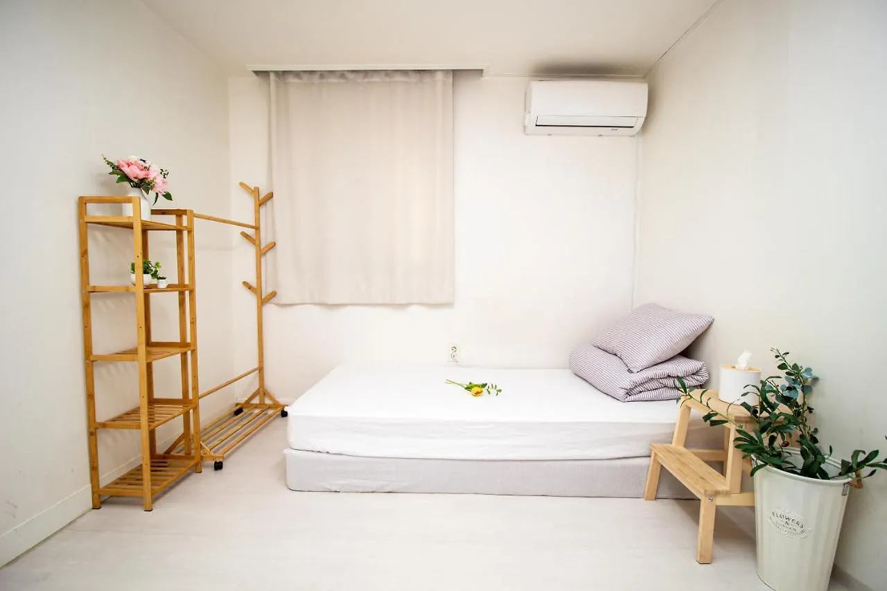 Yab-Guesthouse, Femaleonly, Foreignonly 서울특별시 2*,  대한민국
