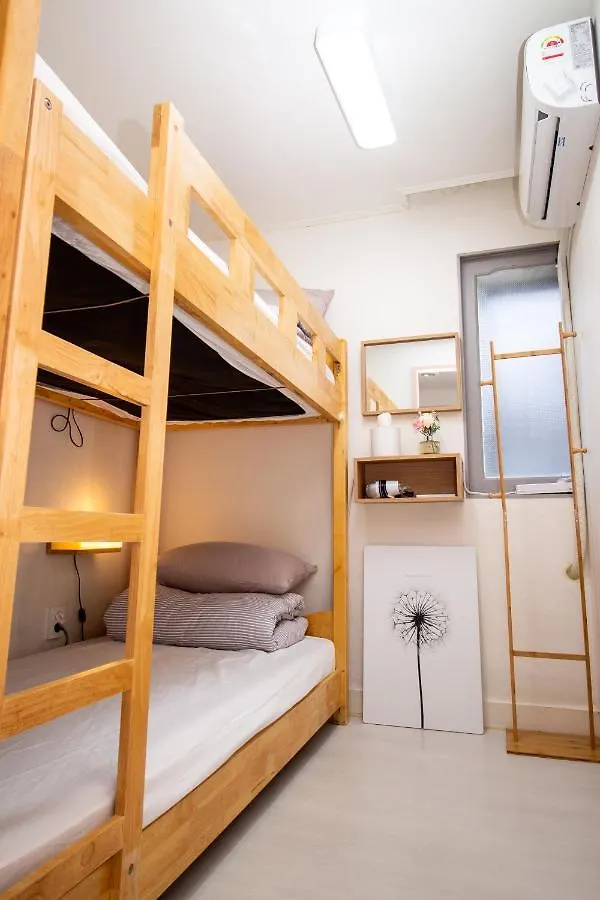 Yab-Guesthouse, Femaleonly, Foreignonly Seoel