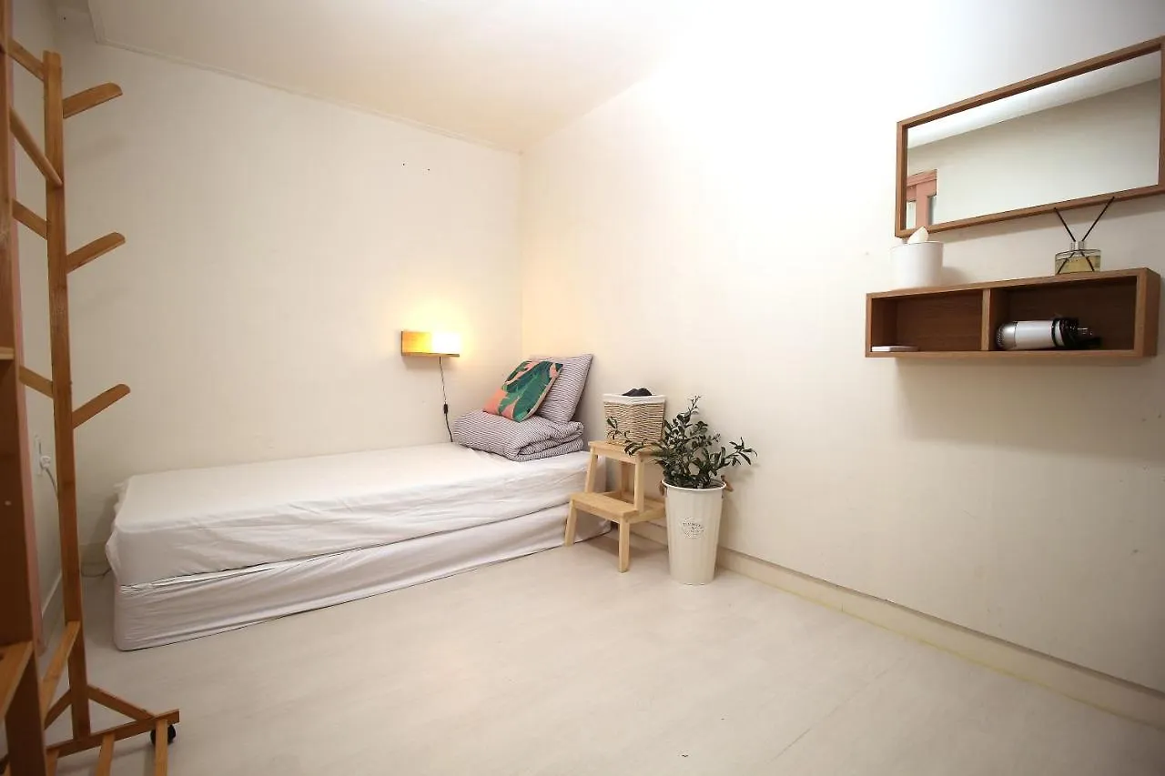 Yab-Guesthouse, Femaleonly, Foreignonly Seoul 2*,  Südkorea