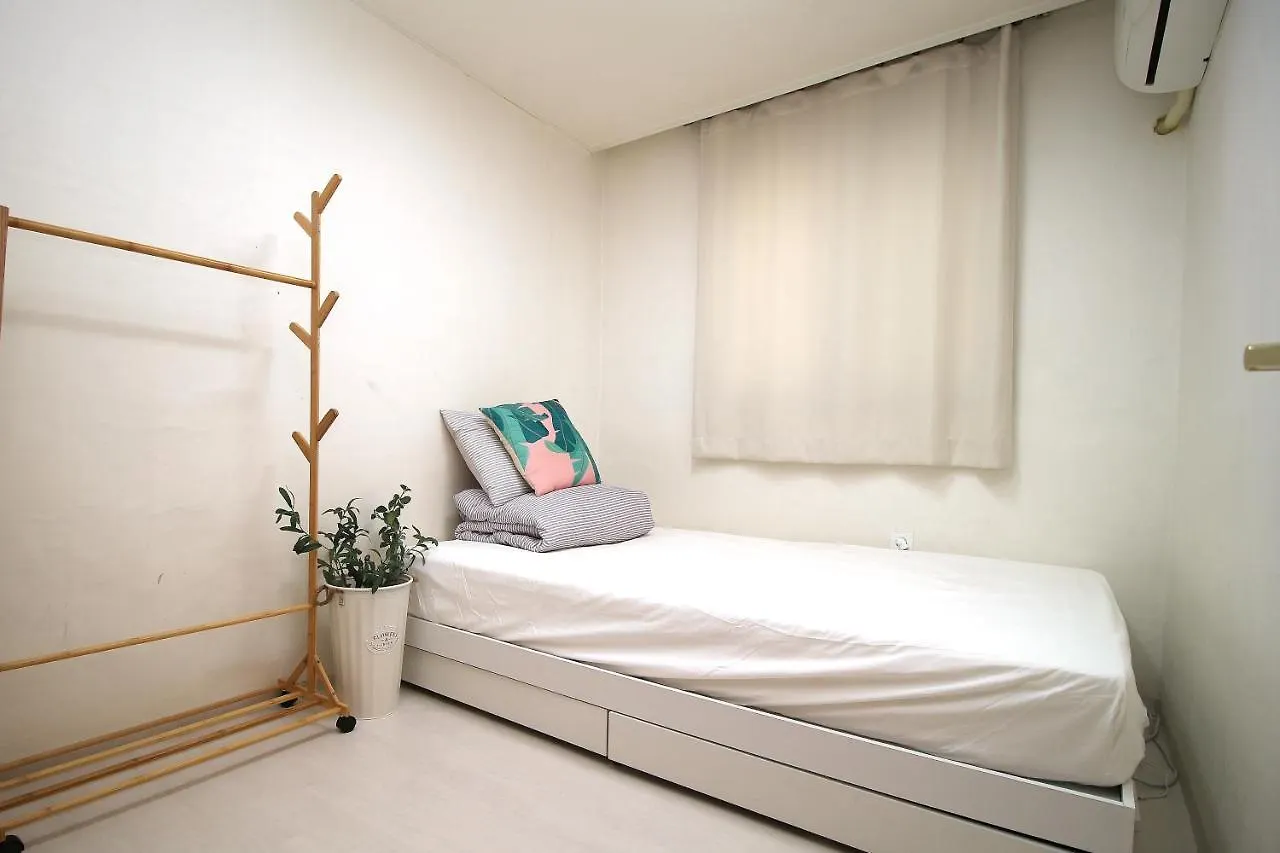 Yab-Guesthouse, Femaleonly, Foreignonly Seoul