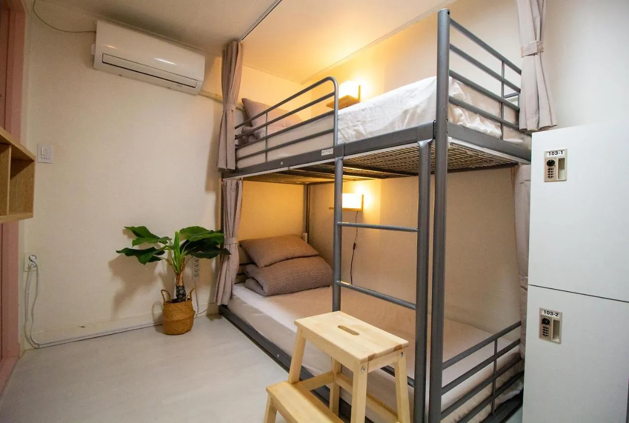 Yab-Guesthouse, Femaleonly, Foreignonly Seoul 2*,