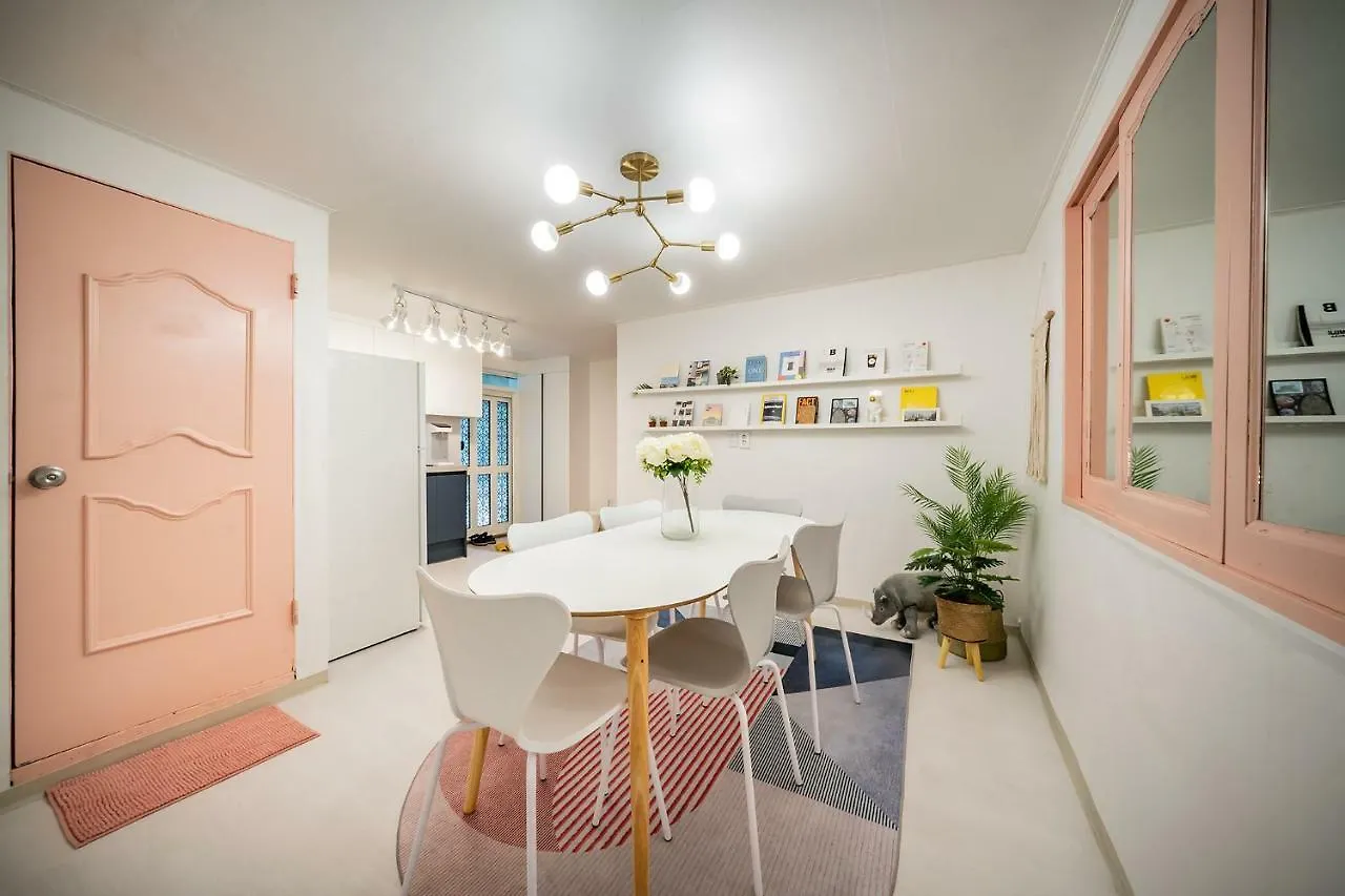 Yab-Guesthouse, Femaleonly, Foreignonly Seoel Zuid-Korea